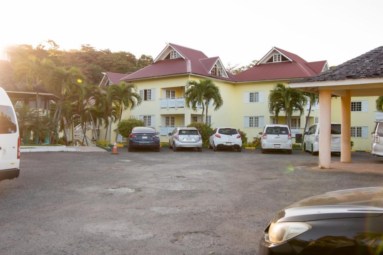 E 20 Mystic Ridge Ocho Rios Appartement Buitenkant foto